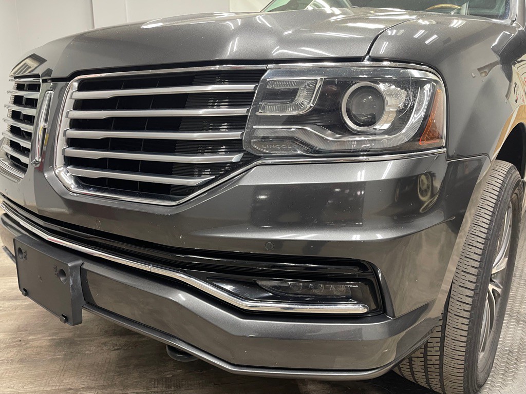 2016 Lincoln Navigator Image 3