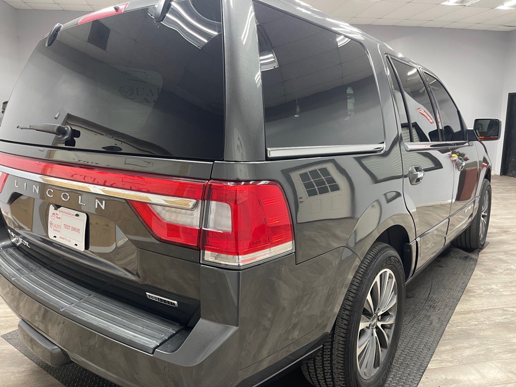 2016 Lincoln Navigator Image 10