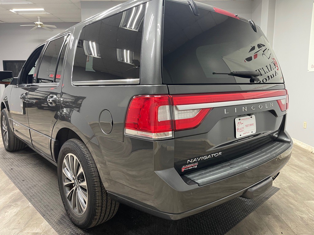 2016 Lincoln Navigator Image 16