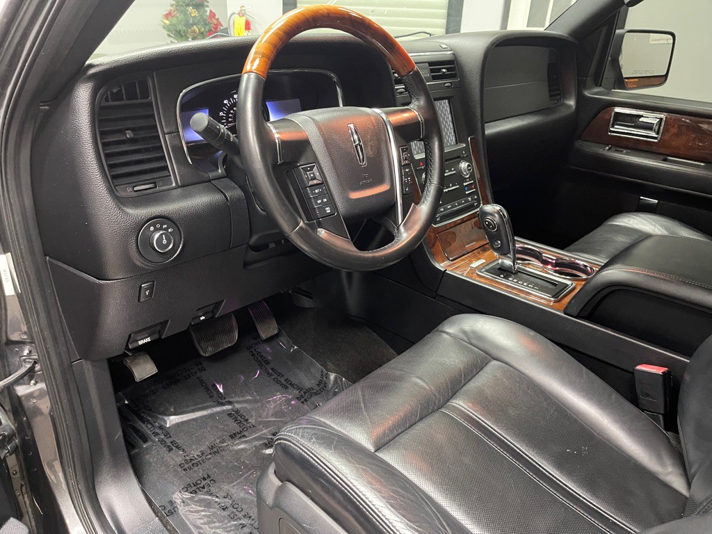2016 Lincoln Navigator Image 18