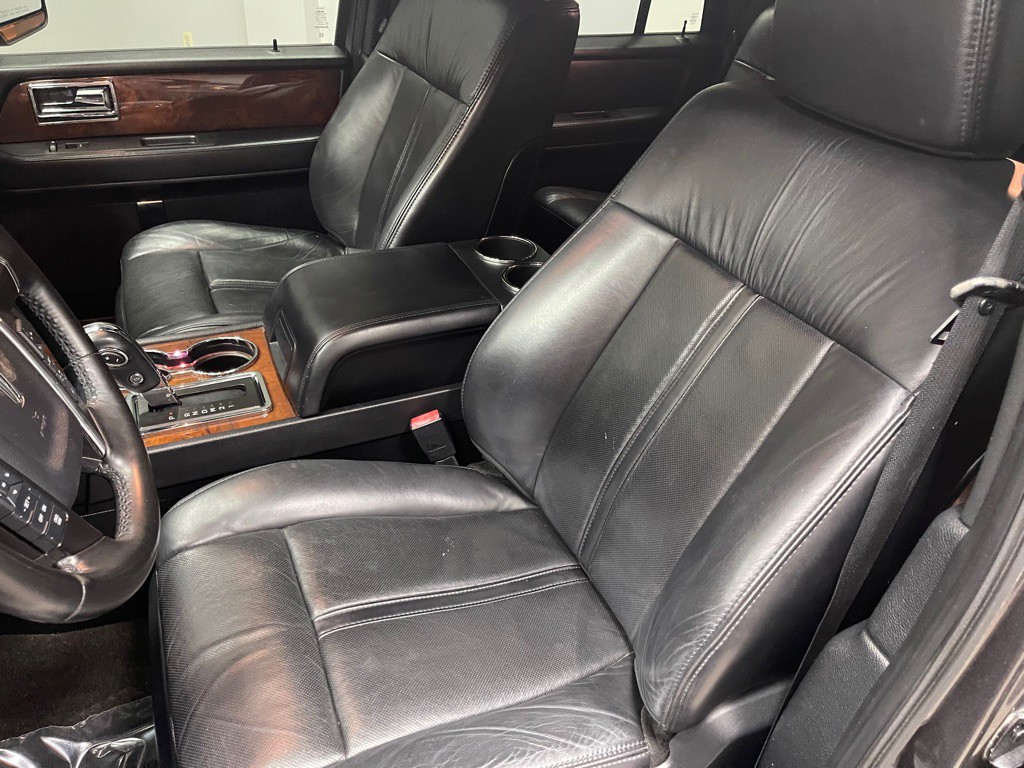 2016 Lincoln Navigator Image 20