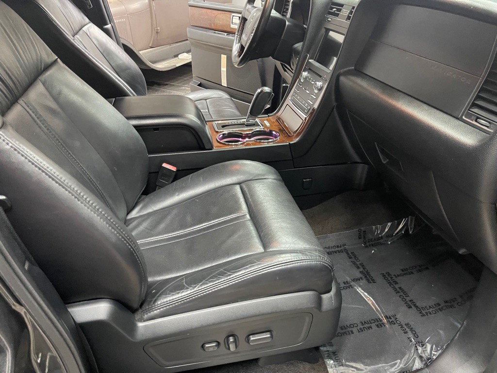 2016 Lincoln Navigator Image 22