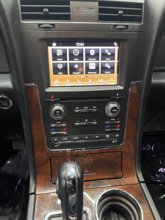 2016 Lincoln Navigator Image 28