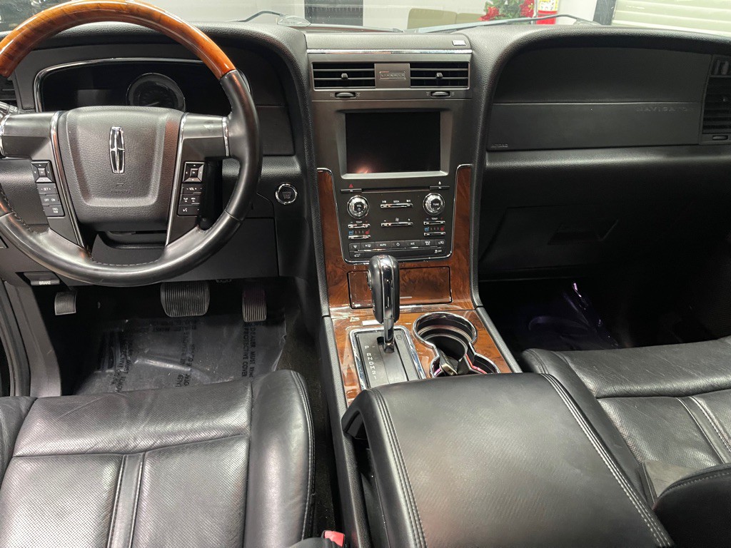 2016 Lincoln Navigator Image 29