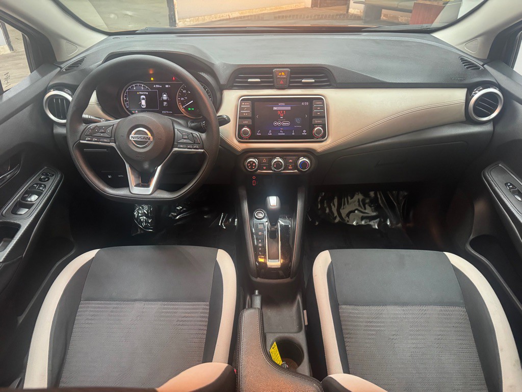 2020 Nissan Versa Image 4