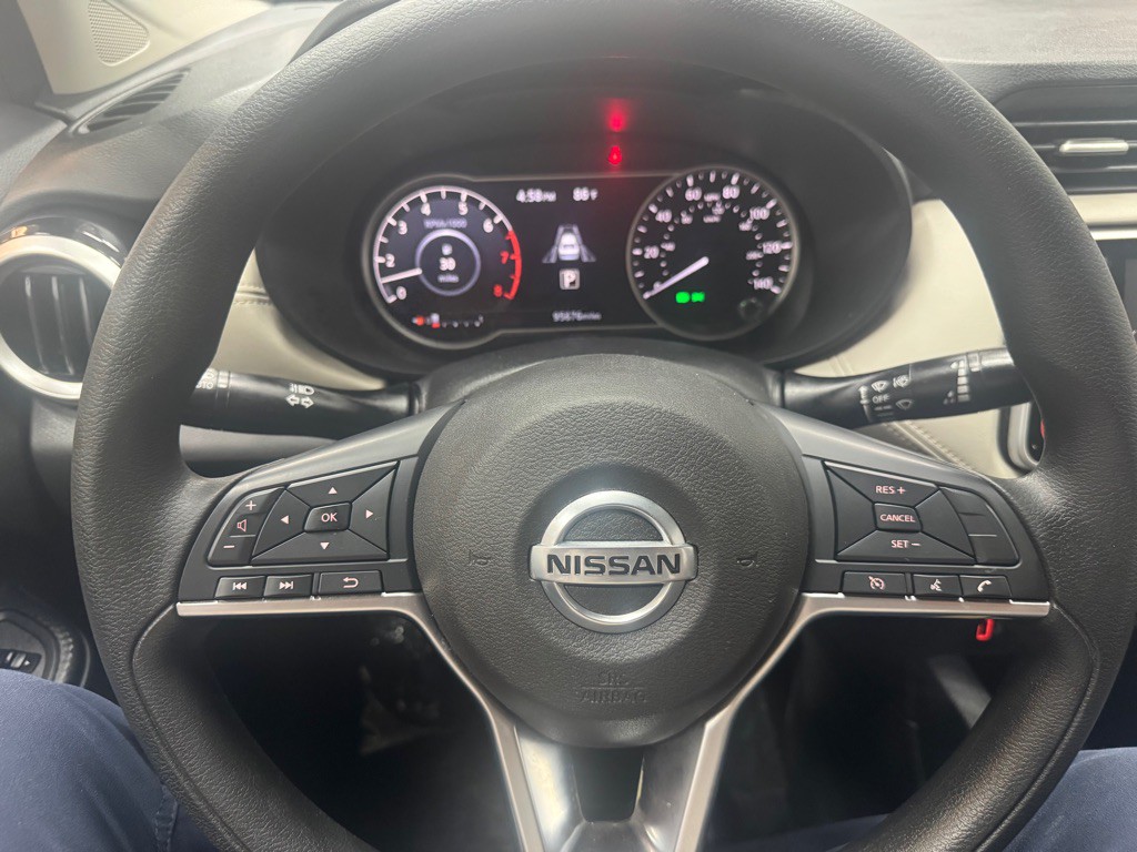 2020 Nissan Versa Image 17