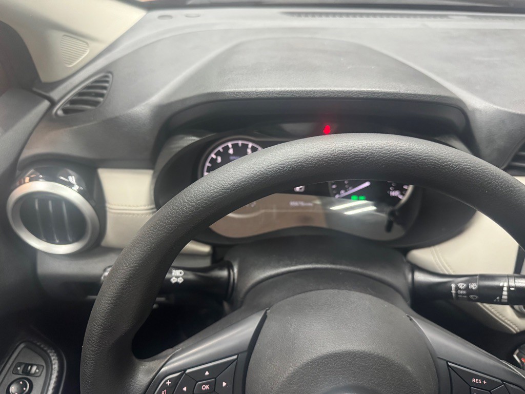 2020 Nissan Versa Image 19