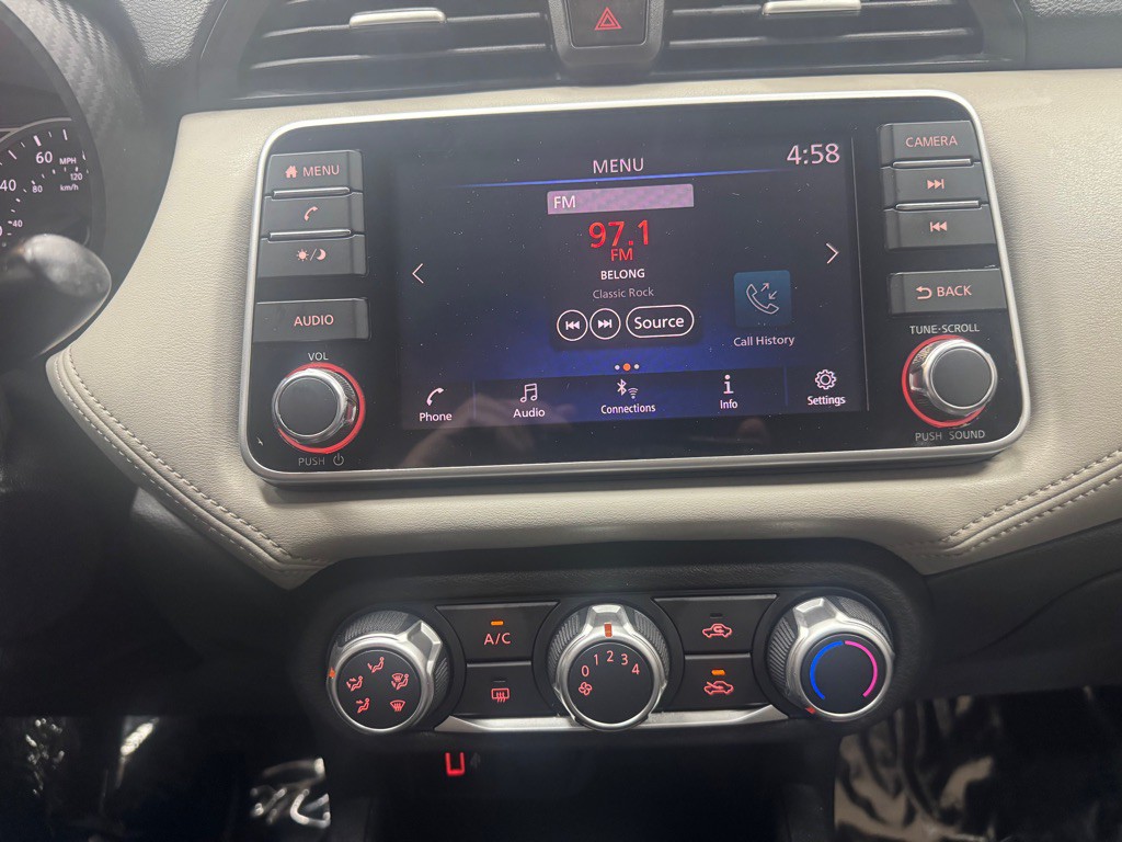 2020 Nissan Versa Image 21