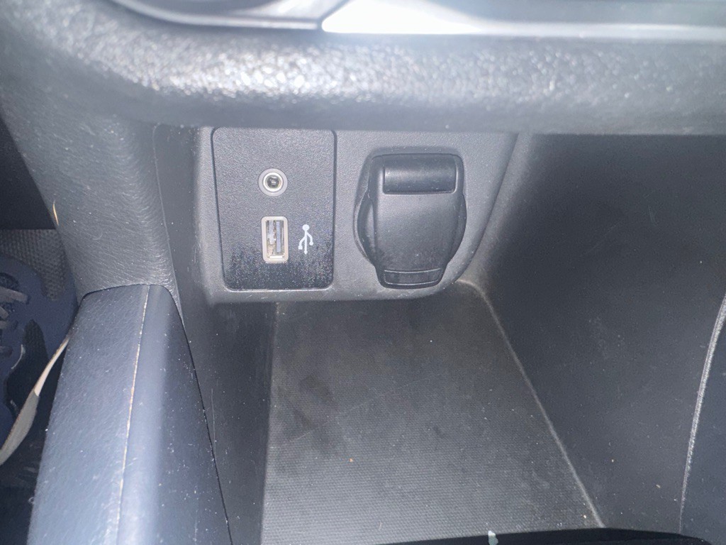 2020 Nissan Versa Image 24