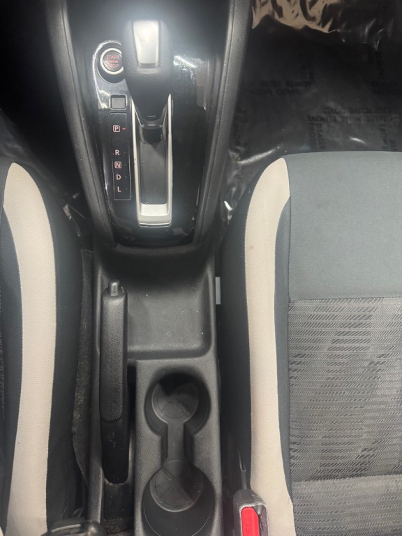 2020 Nissan Versa Image 25