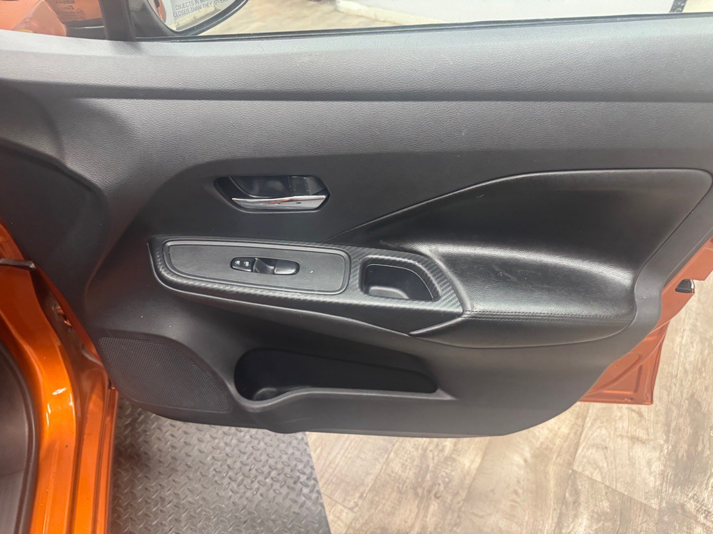 2020 Nissan Versa Image 38