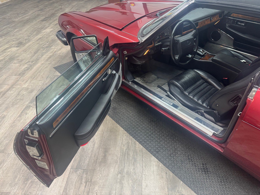 1992 Jaguar XJ Image 13
