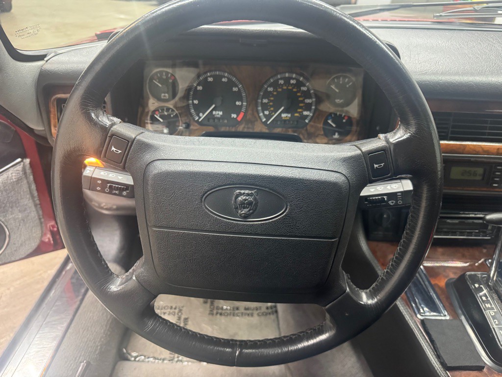 1992 Jaguar XJ Image 21