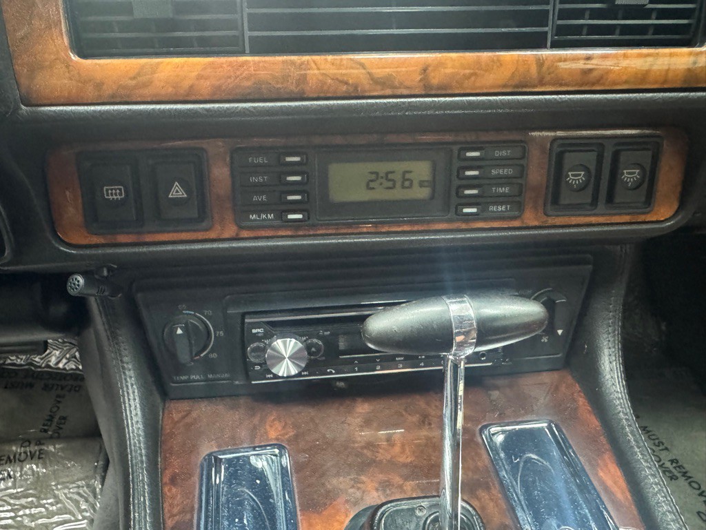 1992 Jaguar XJ Image 26