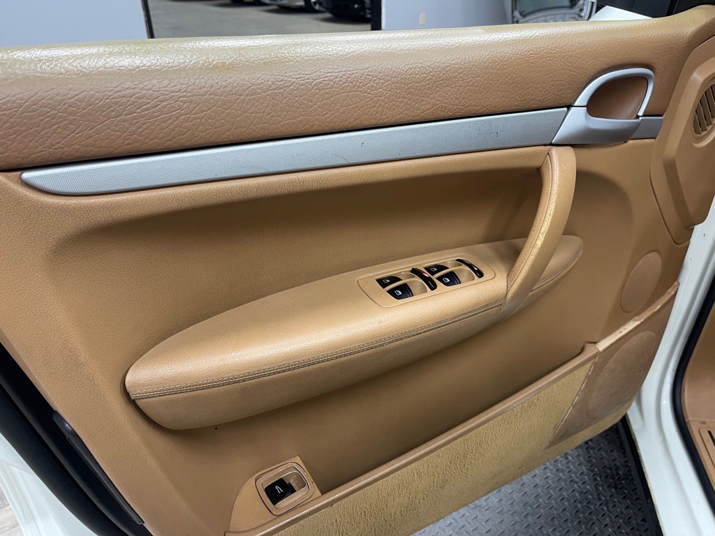 2009 Porsche Cayenne Image 24