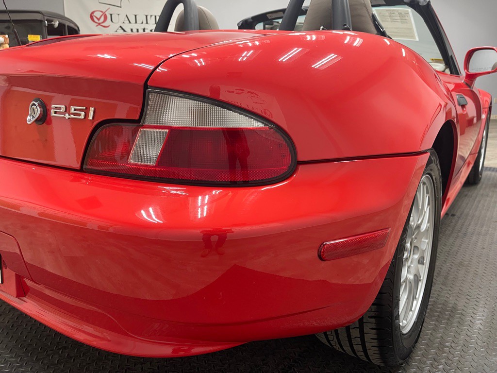 2002 BMW Z3 Image 32