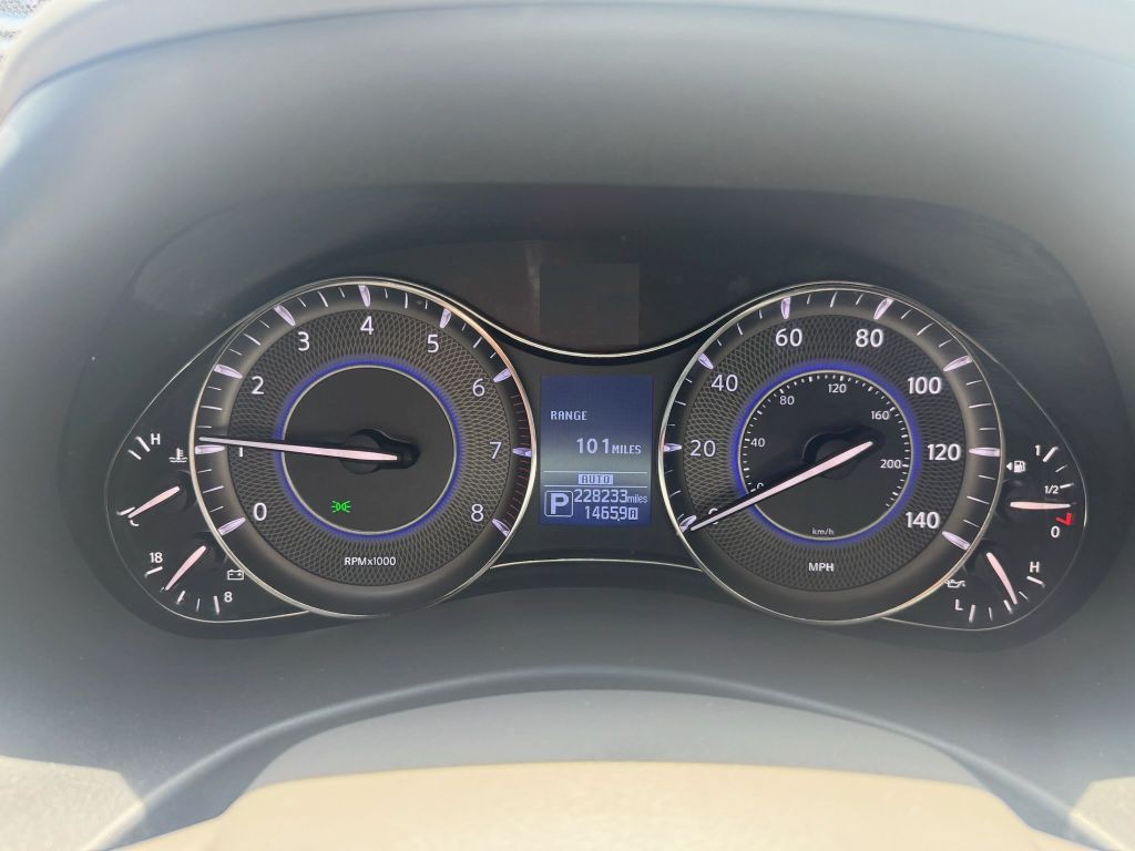 2017 INFINITI QX80 Image 6