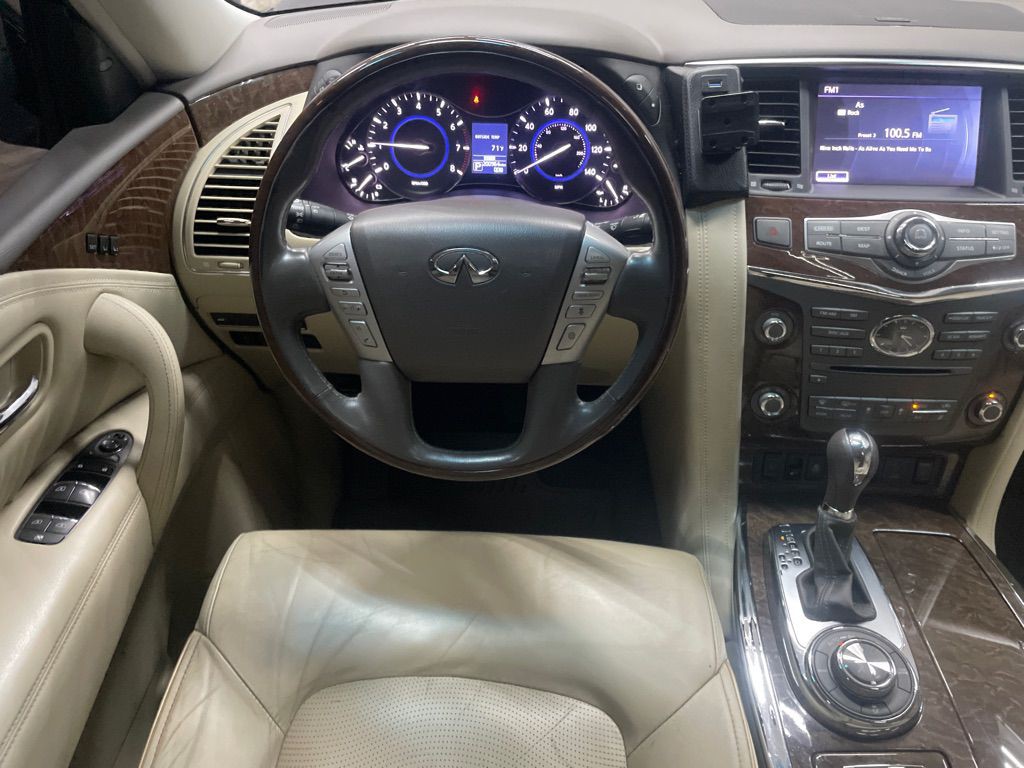 2017 INFINITI QX80 Image 24