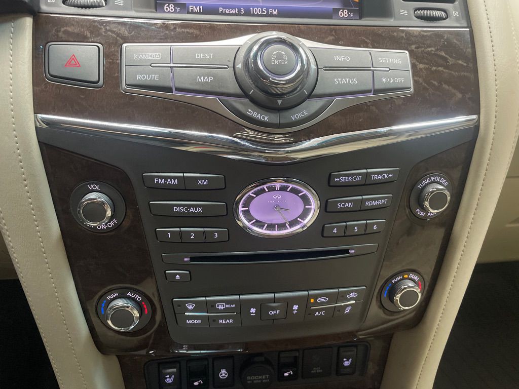 2017 INFINITI QX80 Image 25
