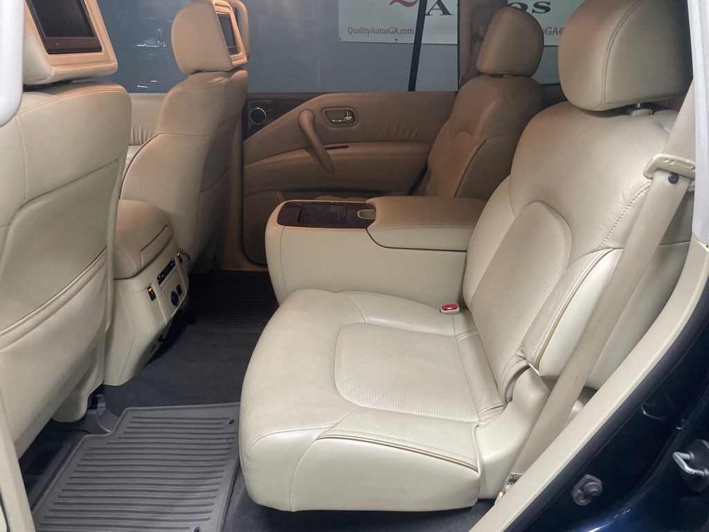 2017 INFINITI QX80 Image 30