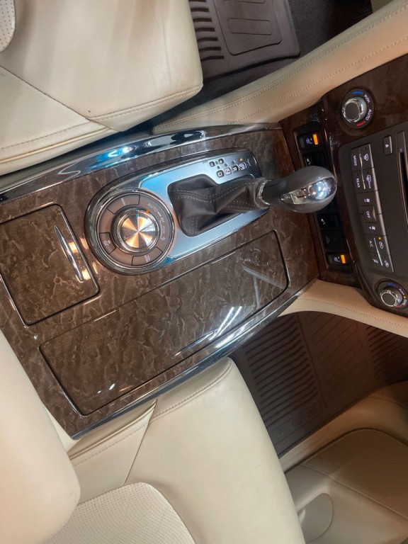 2017 INFINITI QX80 Image 33