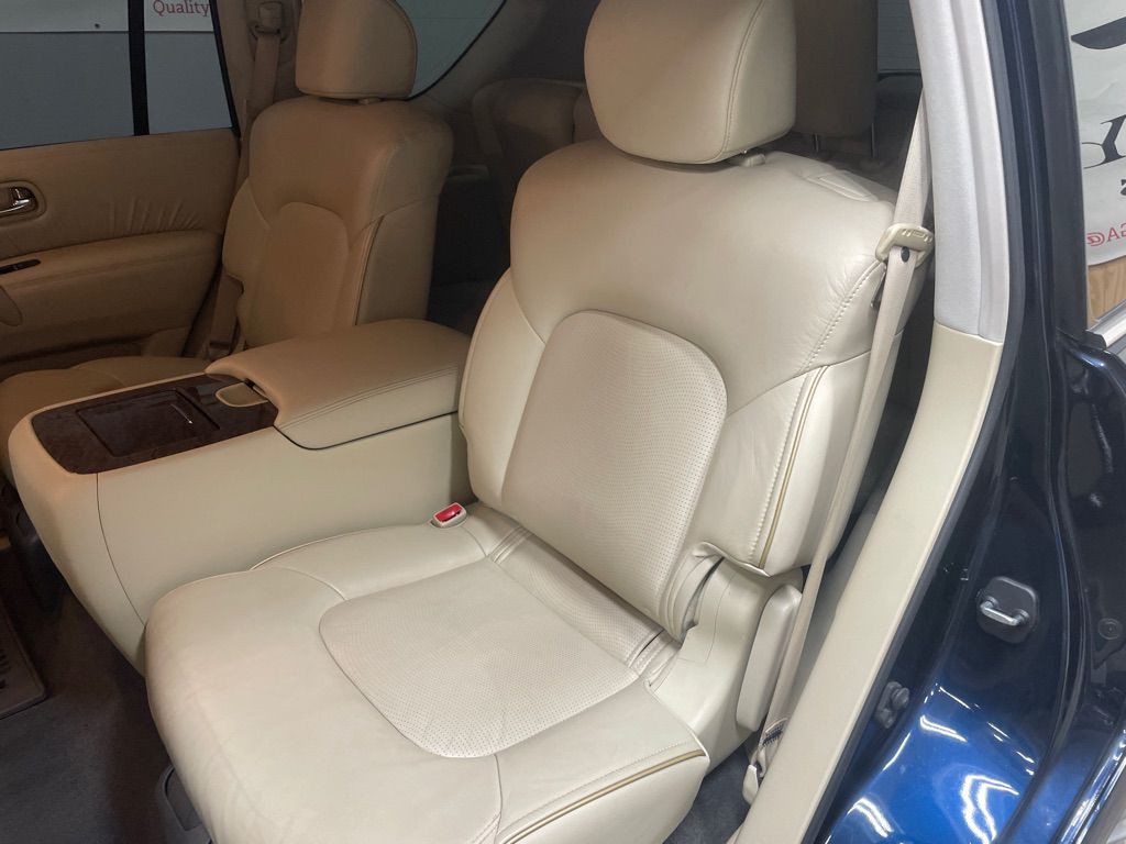 2017 INFINITI QX80 Image 36