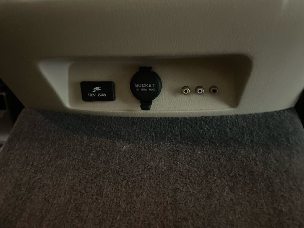 2017 INFINITI QX80 Image 43
