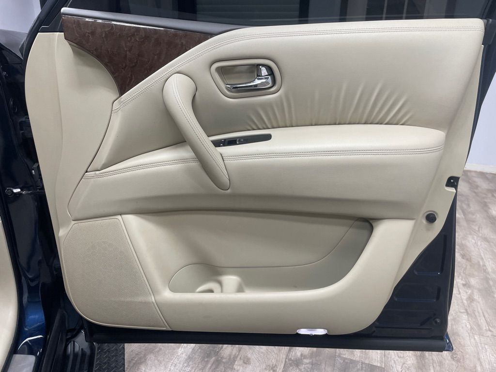 2017 INFINITI QX80 Image 46
