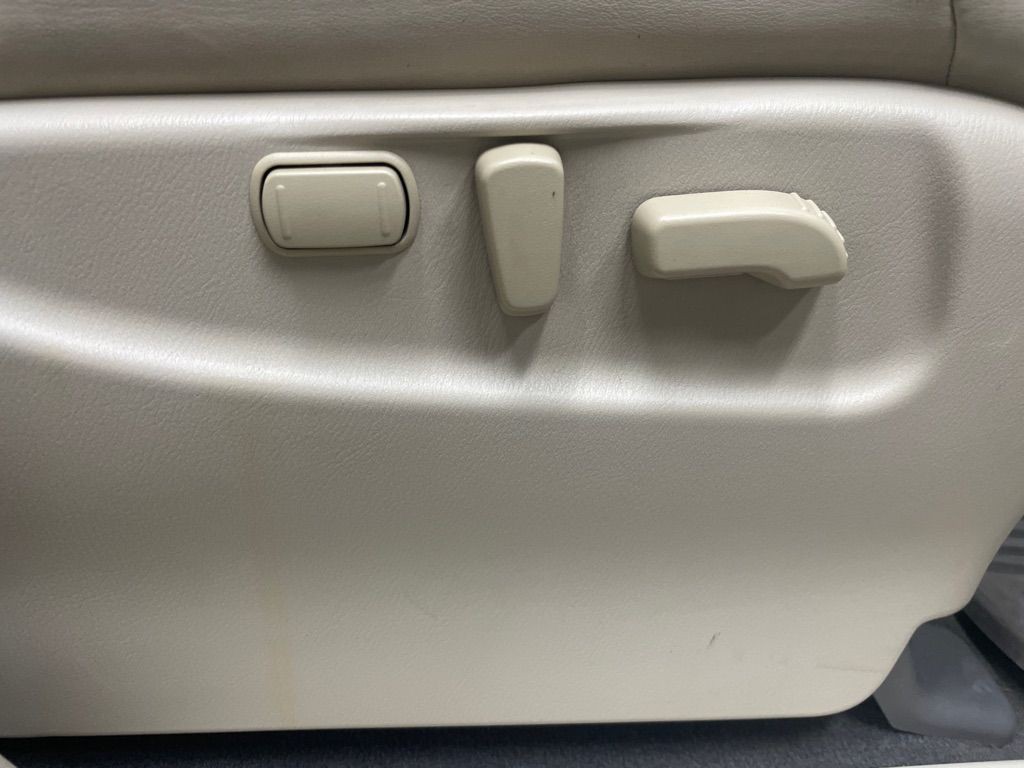 2017 INFINITI QX80 Image 51