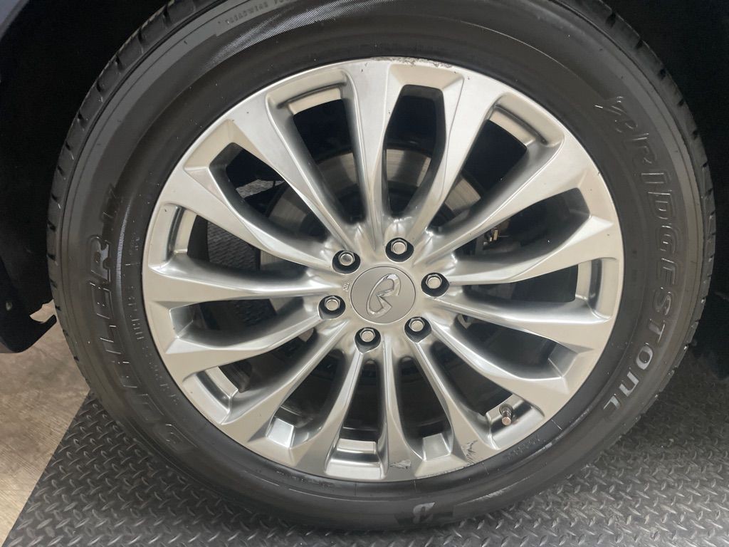 2017 INFINITI QX80 Image 60