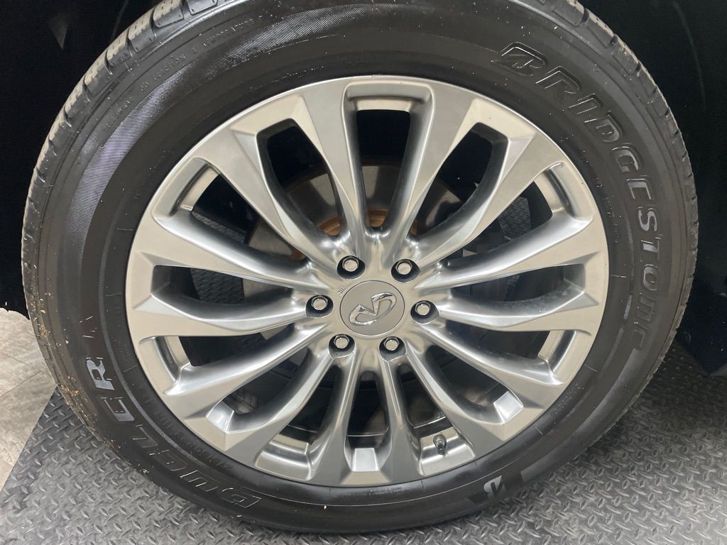 2017 INFINITI QX80 Image 62