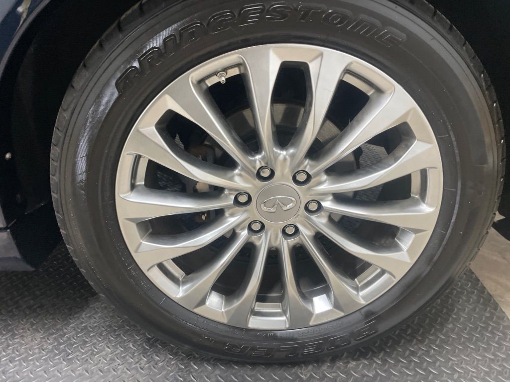 2017 INFINITI QX80 Image 65