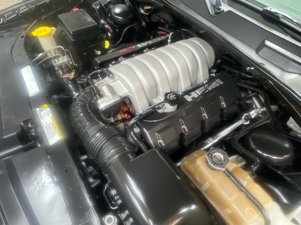 2009 Dodge Challenger Image 35