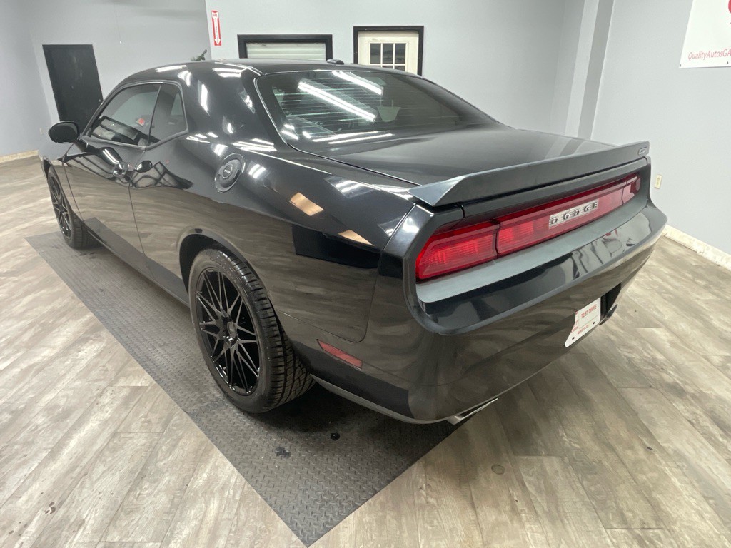 2009 Dodge Challenger Image 8