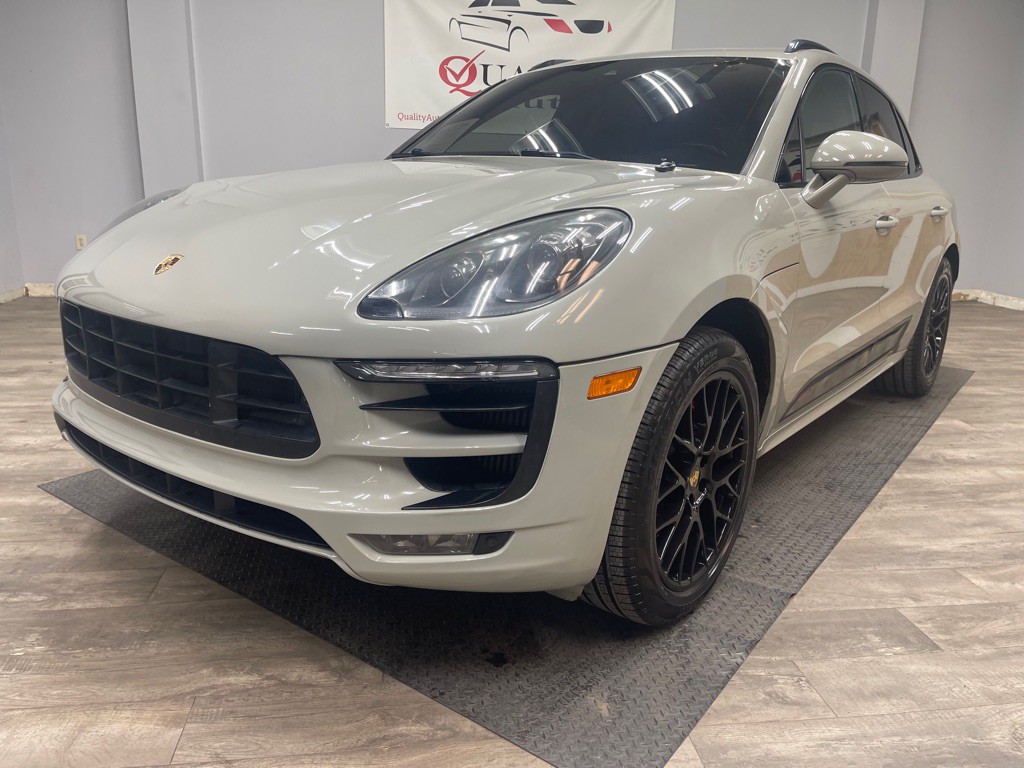 2017 Porsche Macan Image 2