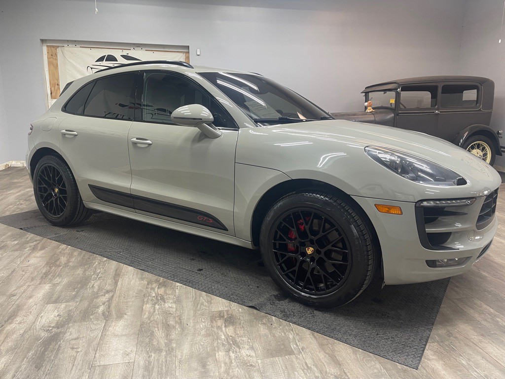 2017 Porsche Macan Image 6