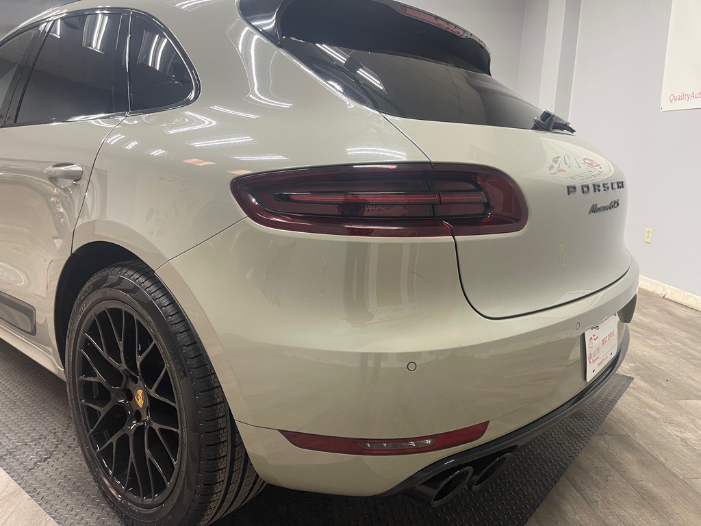 2017 Porsche Macan Image 8