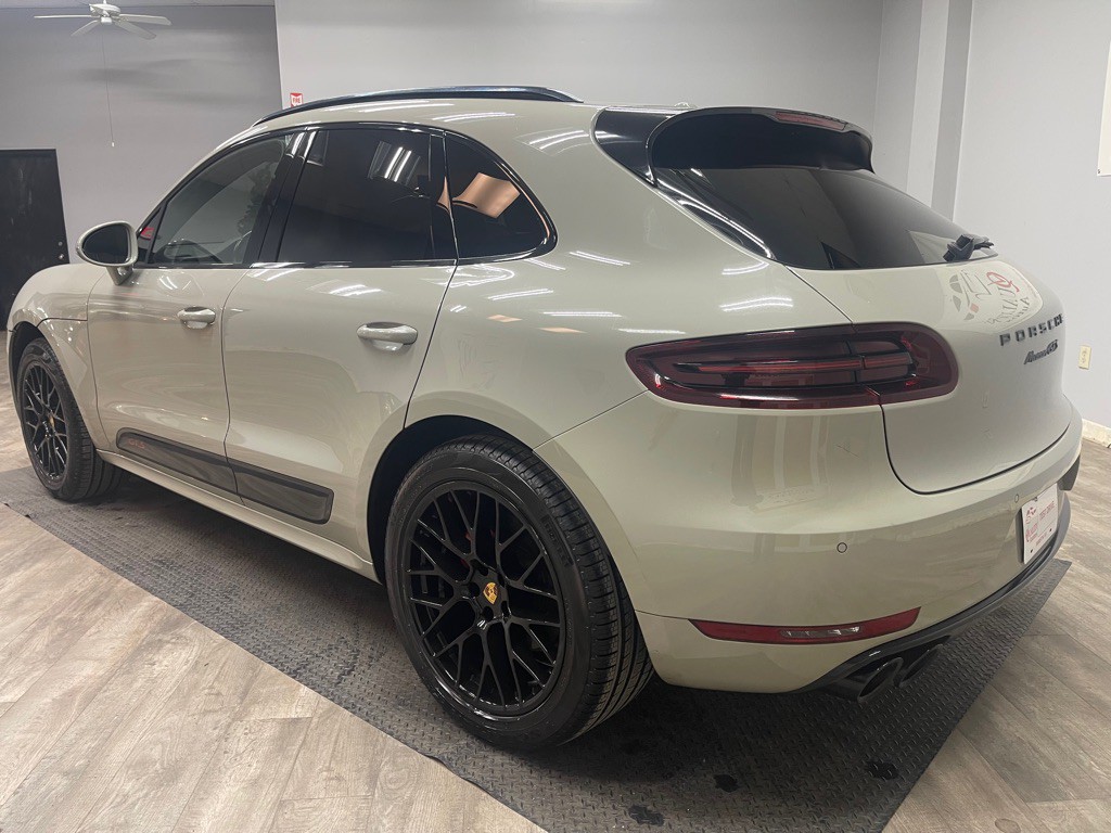 2017 Porsche Macan Image 9