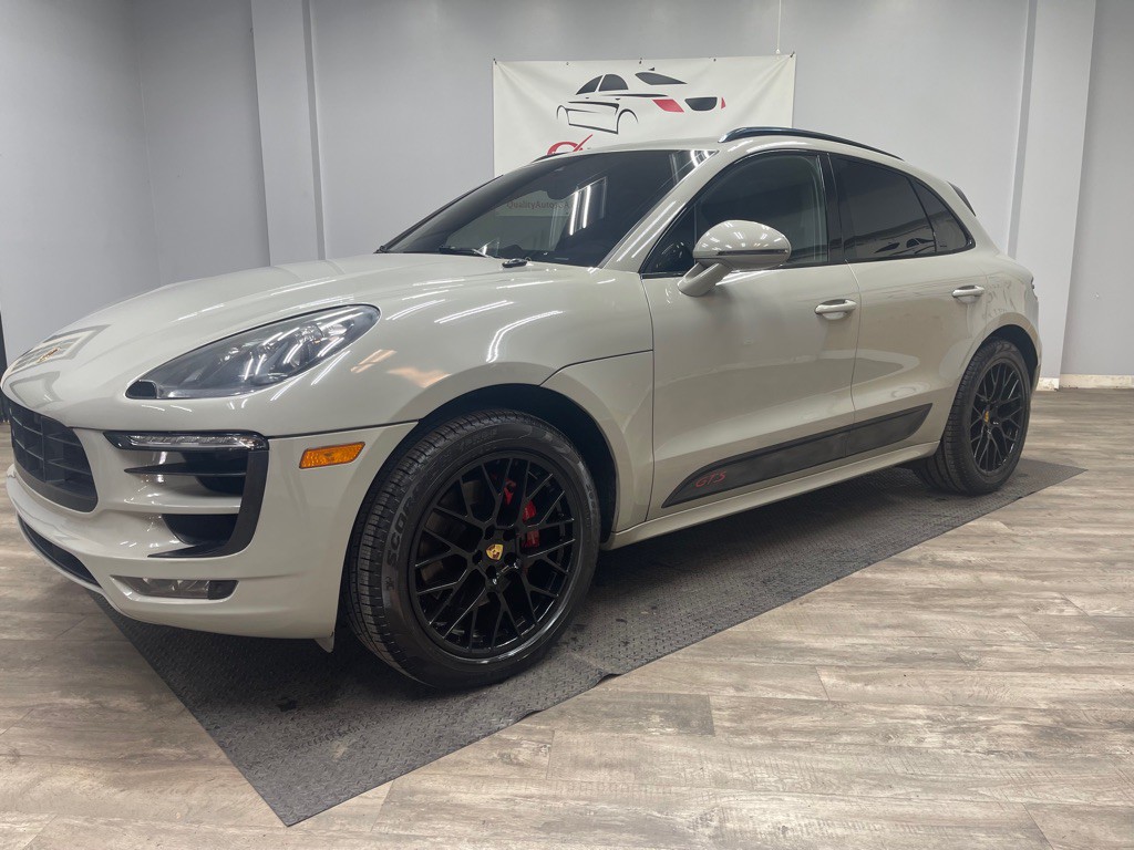 2017 Porsche Macan Image 10