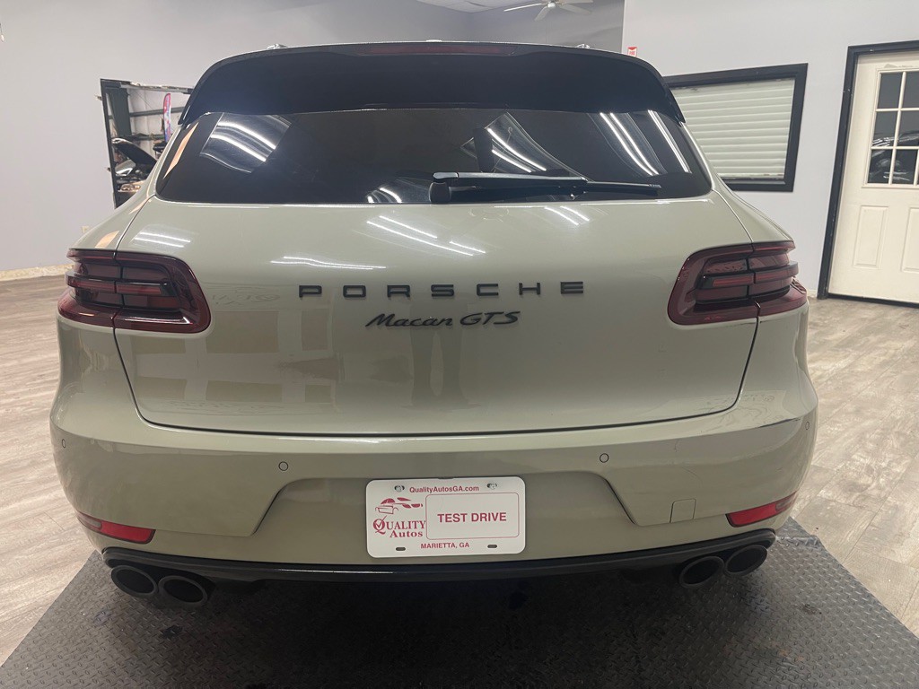 2017 Porsche Macan Image 11