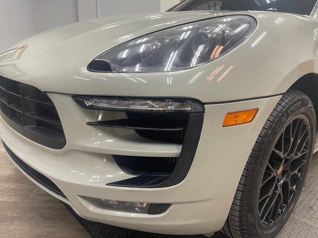 2017 Porsche Macan Image 12