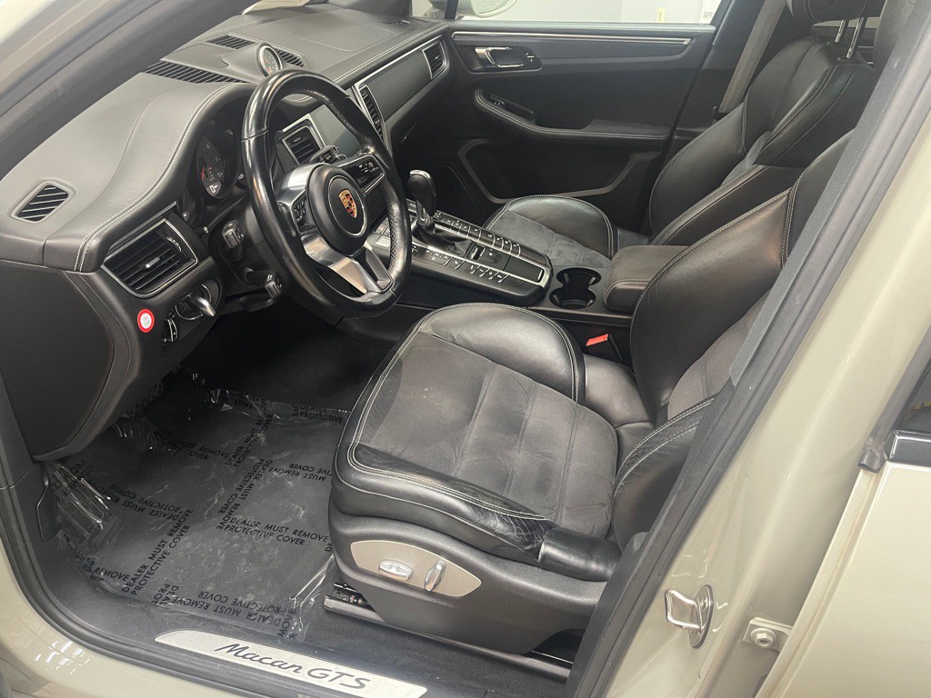 2017 Porsche Macan Image 20
