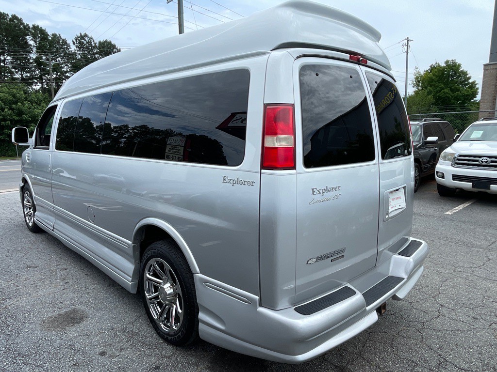 2012 Chevrolet Express Image 5