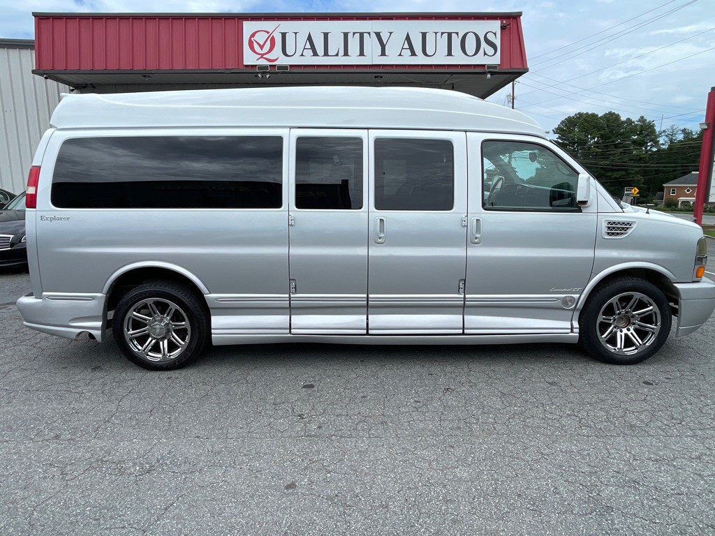 2012 Chevrolet Express Image 9