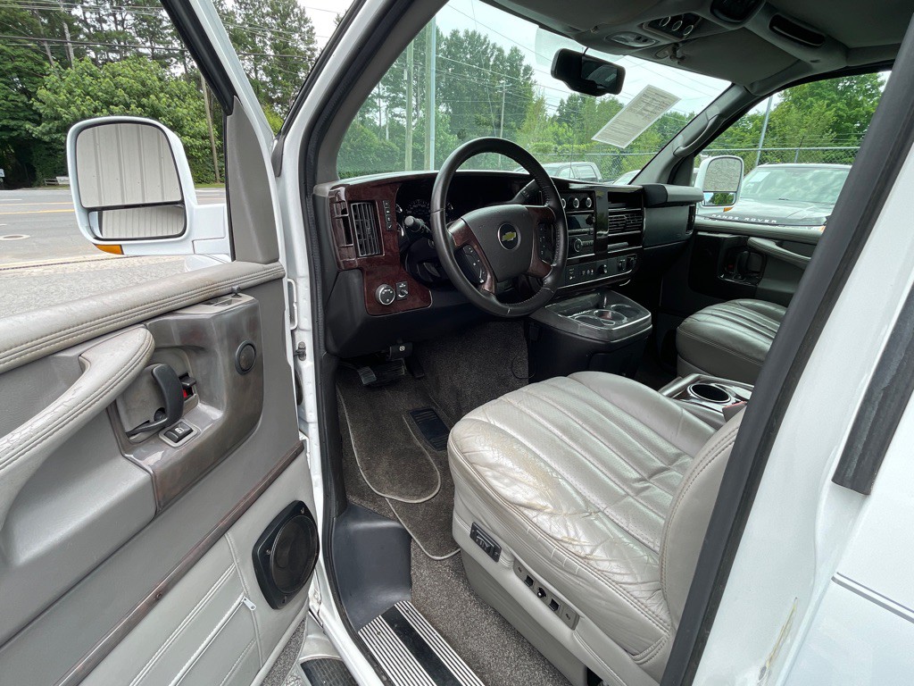 2012 Chevrolet Express Image 10