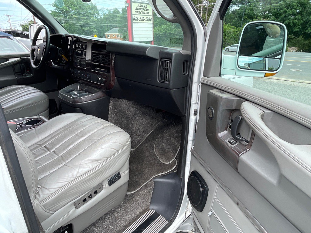 2012 Chevrolet Express Image 16