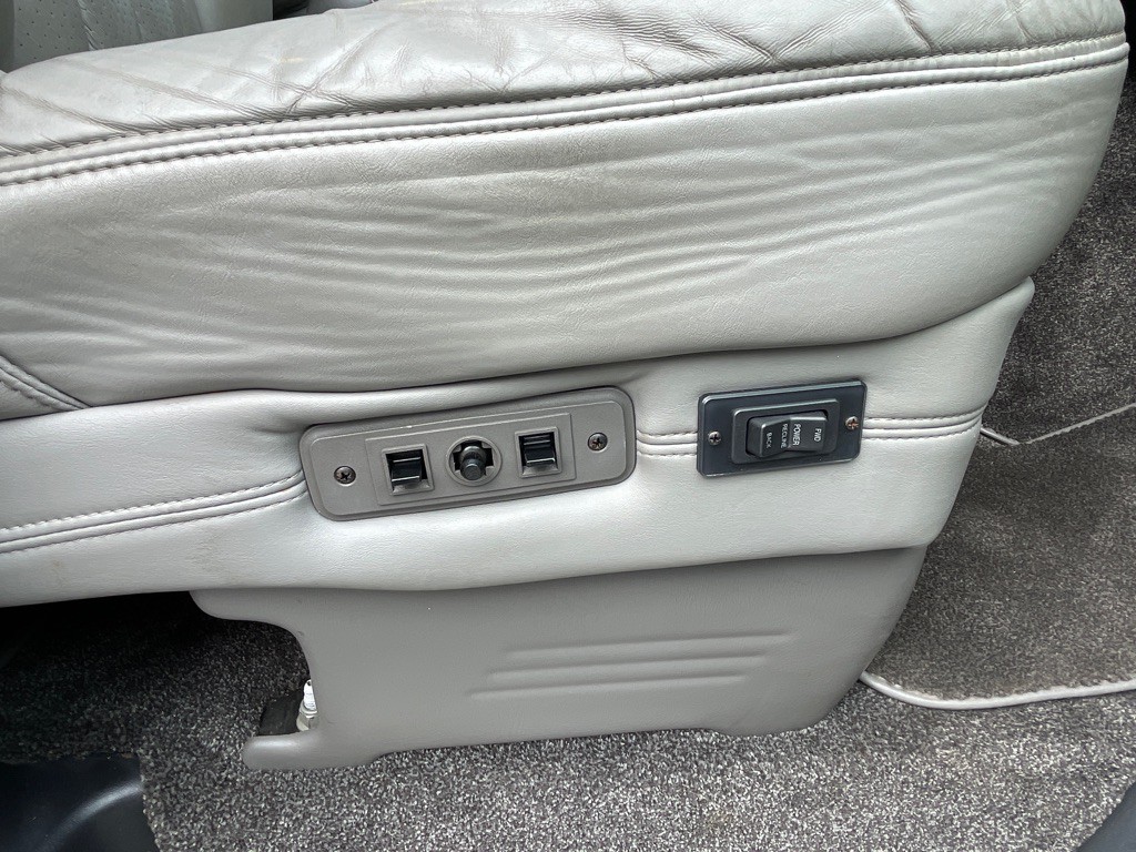 2012 Chevrolet Express Image 18