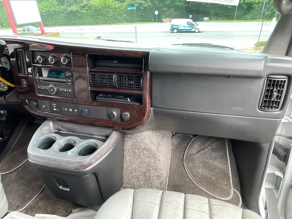 2012 Chevrolet Express Image 20