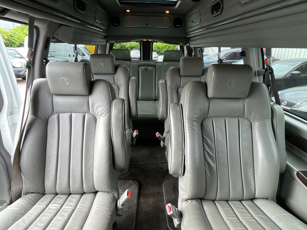 2012 Chevrolet Express Image 22
