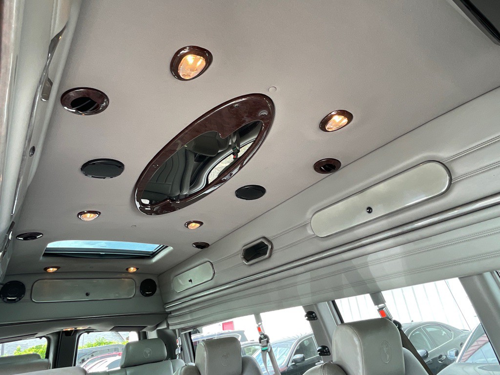2012 Chevrolet Express Image 23